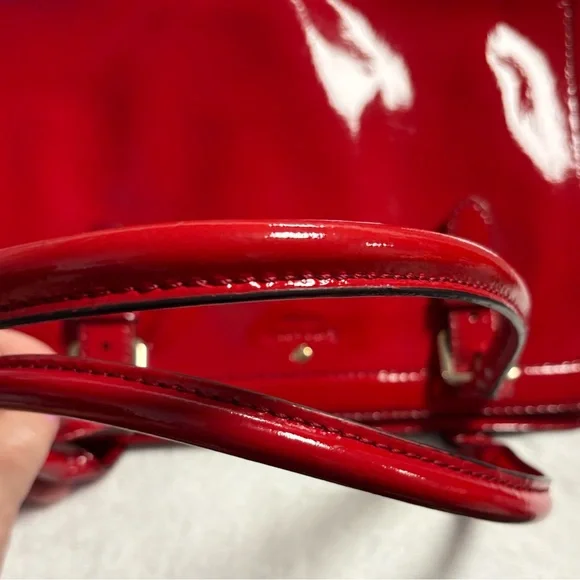 Kate Spade Carlisle Street Sylvie handbag in cherry red patent leather - Picture 7 of 11
